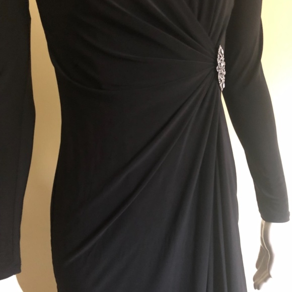 Ralph Lauren Evening Long V-Neck Faux Wrap Dress (Roomy 2) - Picture 13 of 17